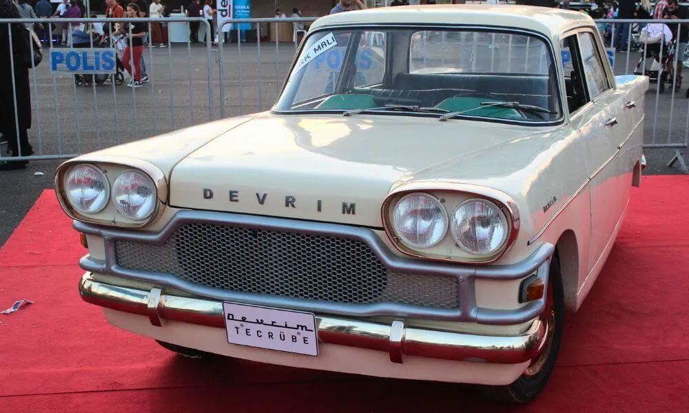 Devrim Arabası – Eskişehir Türasaş Bahçesi